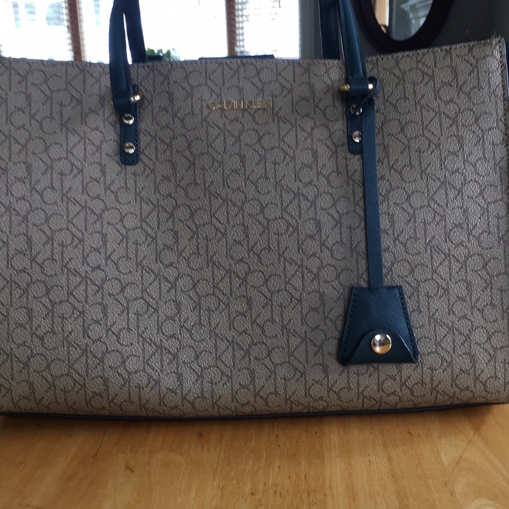 Calvin Klein Signature Hand Bag